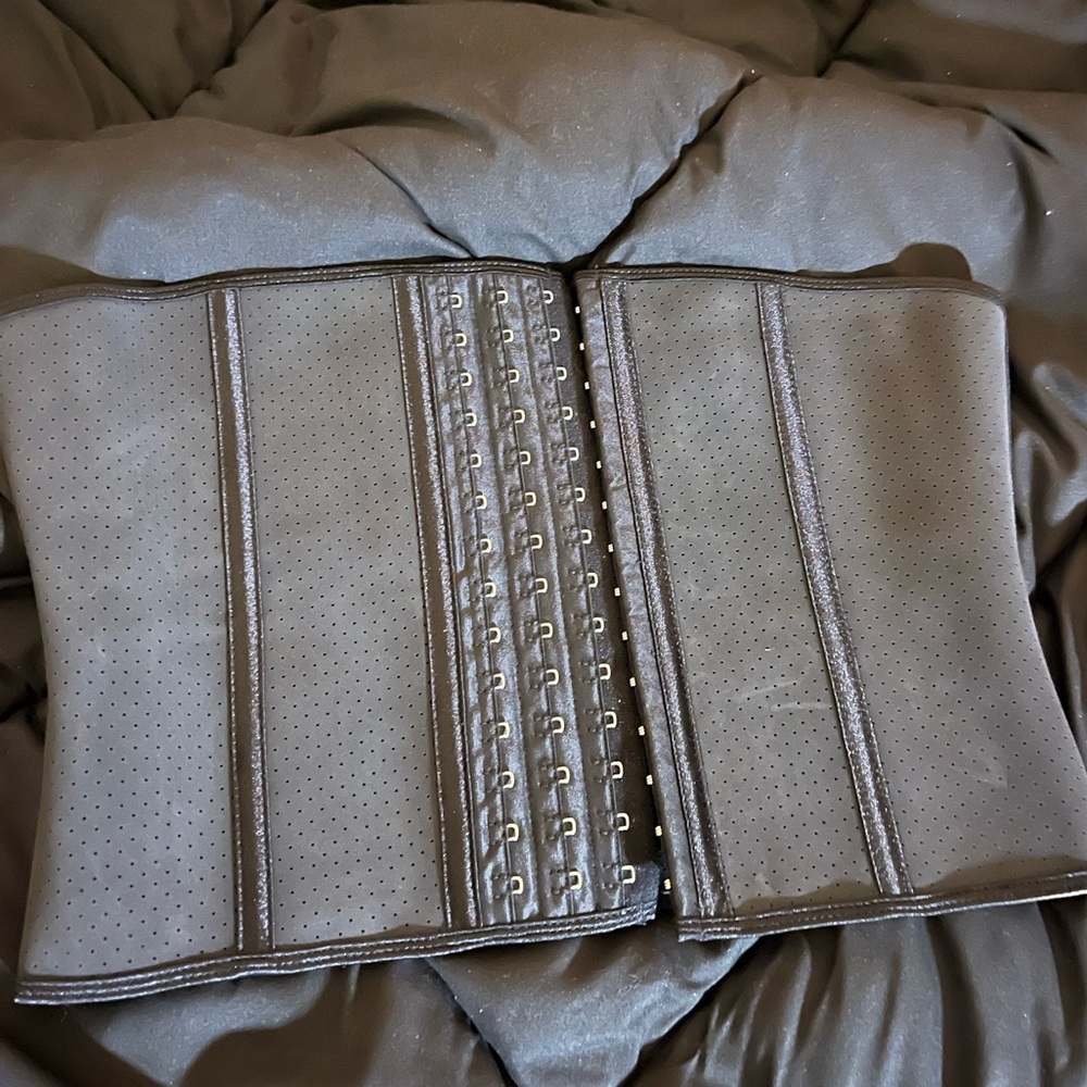 black waist trainer / corset